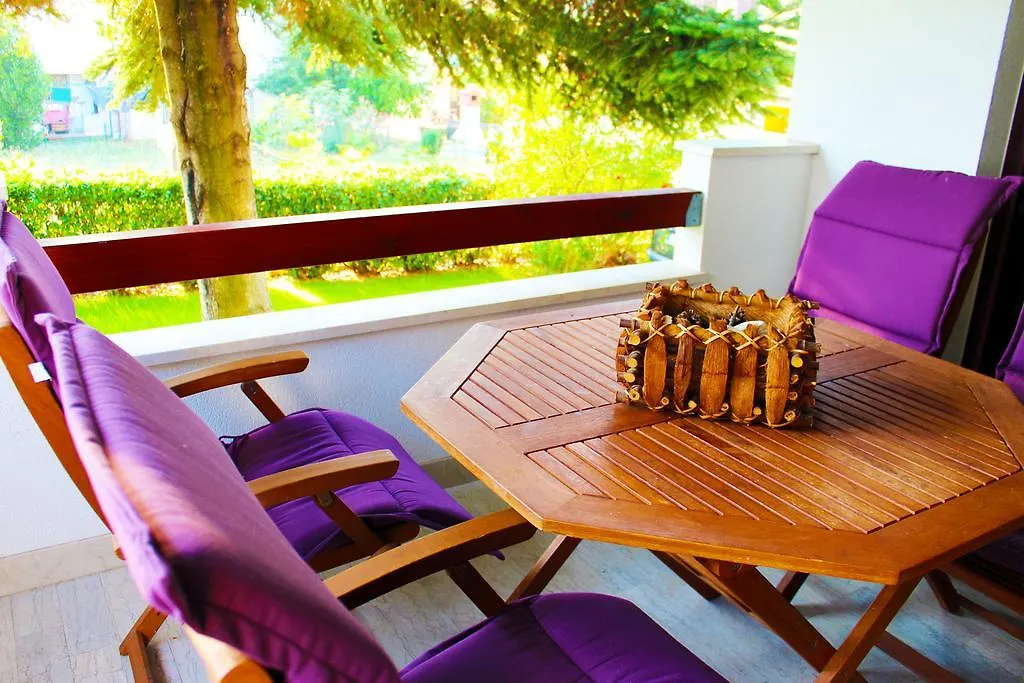 Apartment Pinia Πόρετς