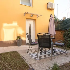 Moet With Garden , Pola Croazia